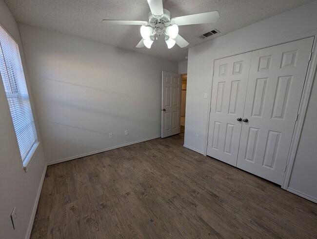 Photo - 2413 87th St Unidad B