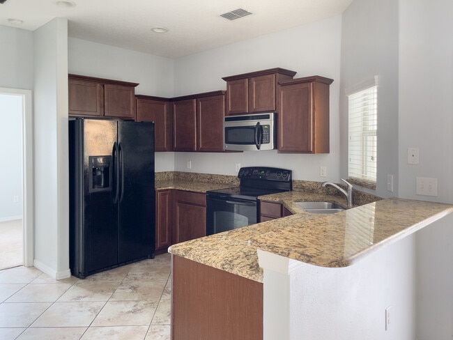 Photo - 4140 Shade Tree Ln