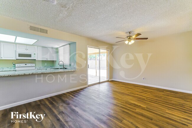 Photo - 171 W Jasper Dr