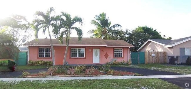 Building Photo - 717 SW 79th Ave Rental