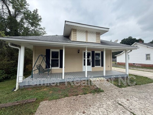Building Photo - 7596 Broad St Unit A