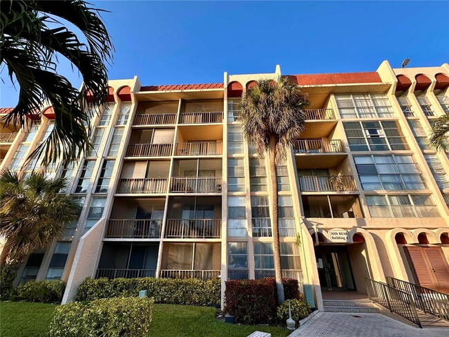 Photo - 2001 Atlantic Shores Blvd Condo Unit 211