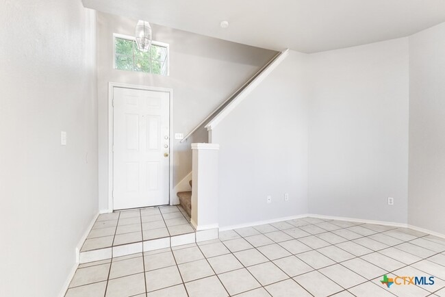 Photo - 832 Sagewood Trail