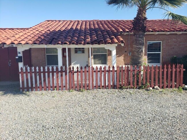 Building Photo - 2 bedroom in Eloy AZ 85131 Unit 13