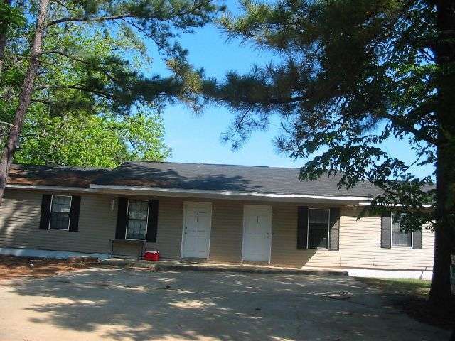 Building Photo - 3539STUD Unit 3539BSTUD