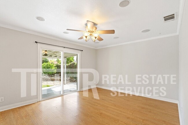 Photo - 5021 Priscilla Ln