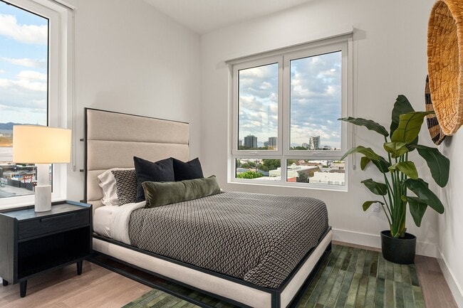 Photo - Silhouette Apartments