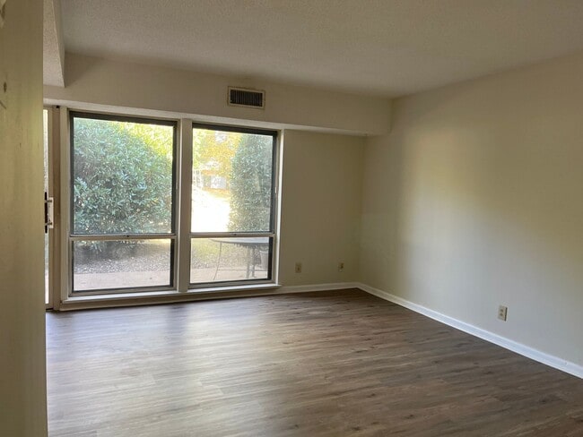 Photo - 2307 Colony Dr SW