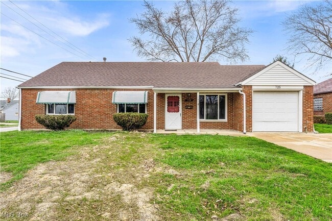 Photo - 726 Willow Dr House