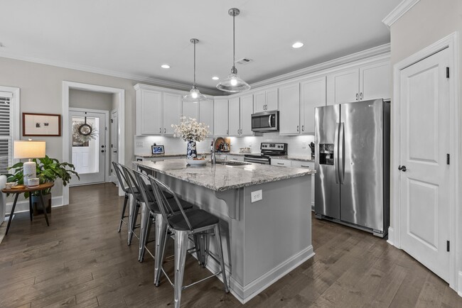 Photo - 1021 Saddlers Way