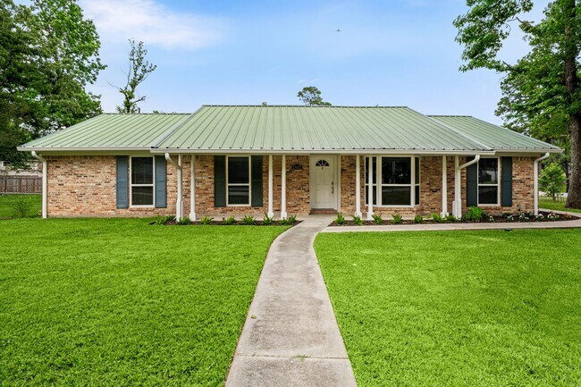 Building Photo - 25802 Maplewood Dr