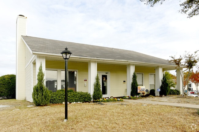 Towne Oaks Apartments