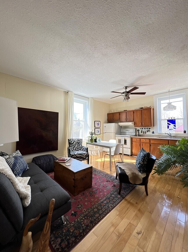 Photo - 35-35 Union St N Unit 29A