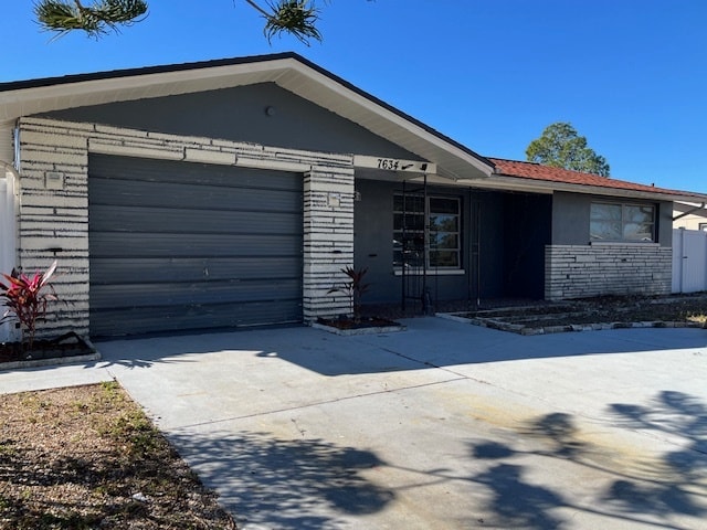 Building Photo - 7634 Rosewood Dr