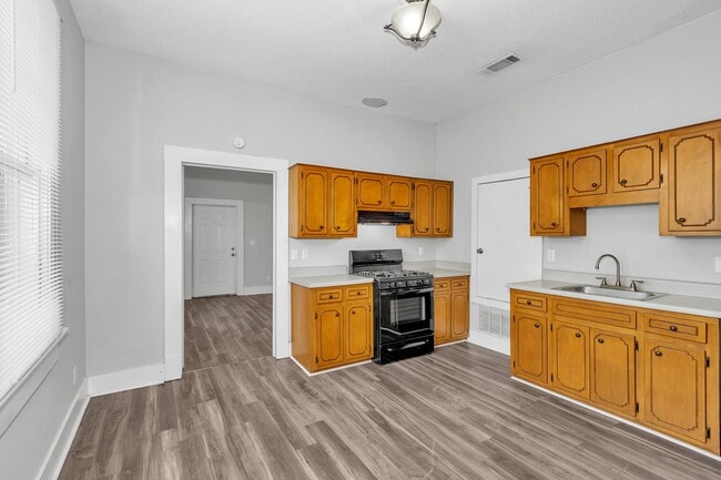 Photo - 240 Ellis St Unidad A