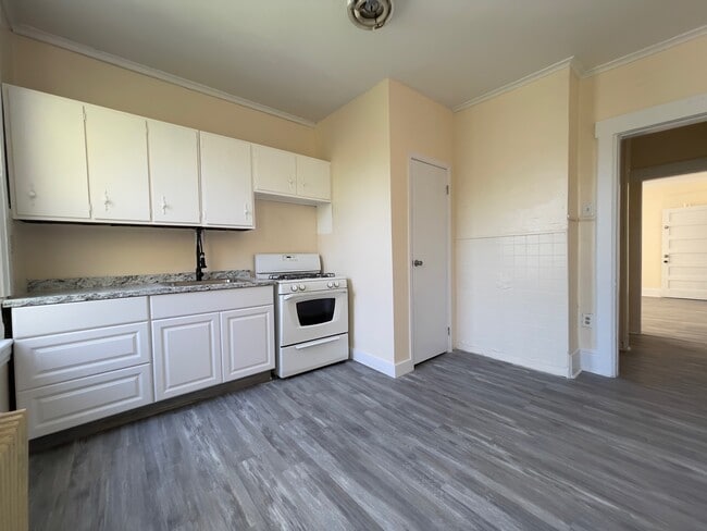 Building Photo - 103 Storms Ave Rental