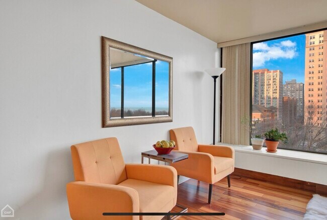 Photo - 5455 N Sheridan Rd