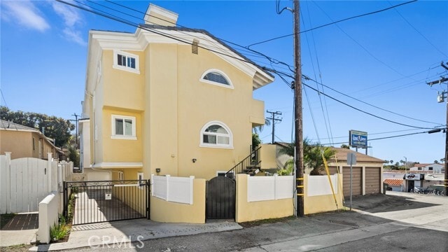 Photo - 521 Avenue C