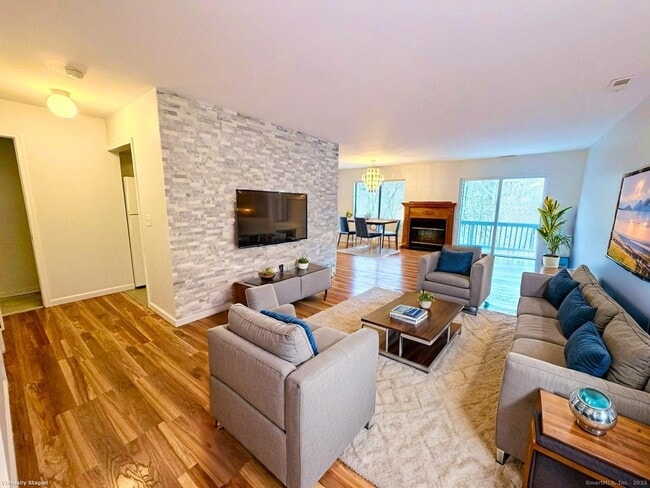 Photo - 14 Newtown Rd Unit A17