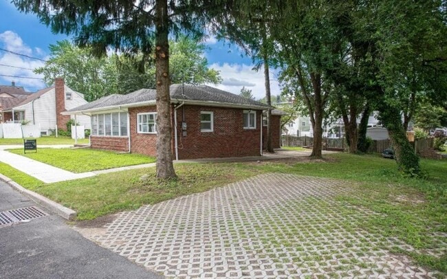 Photo - 326 Walnut St