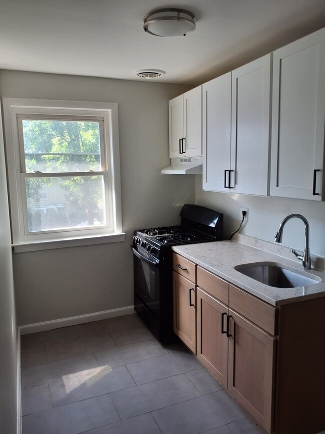 377 Clinton Pl Unit 3BR