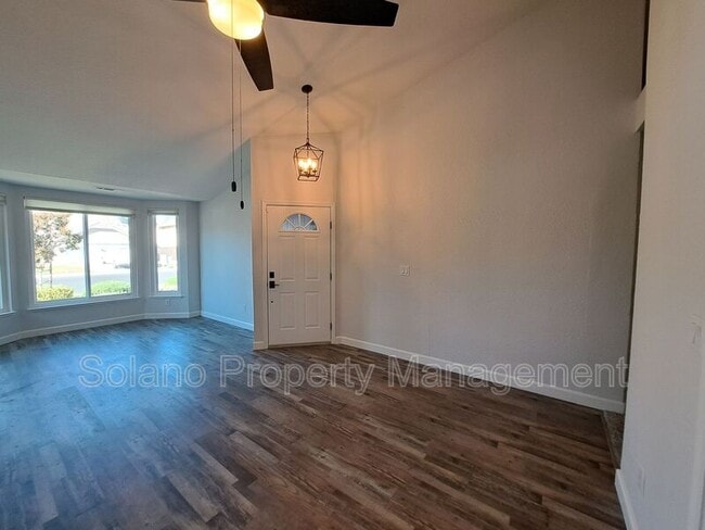 Photo - 357 Shannon Dr