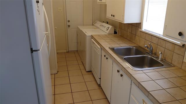 Photo - 693 E N 15th St