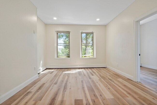 Photo - 122 Union Pk St Unit 3
