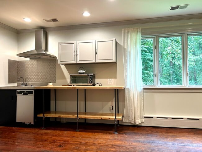 Building Photo - 10217 Cedar Pond Dr Rental