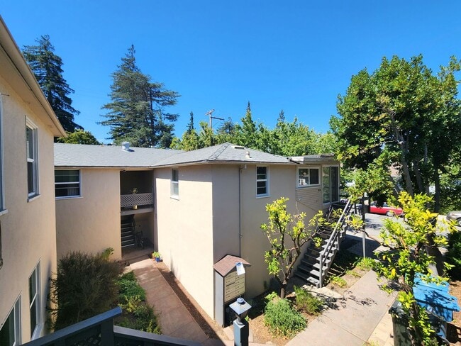 Photo - Downtown Palo Alto Living – 1 Bedroom Apartment Available March 4th. Unidad 316