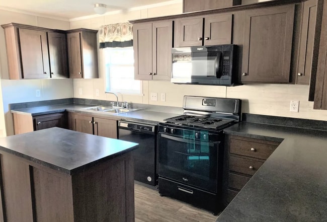 Building Photo - 16703 Fall River Rd