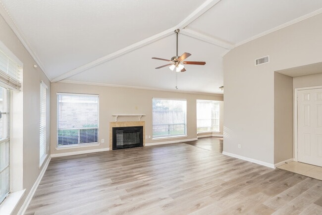 10018 Spotted Horse Dr