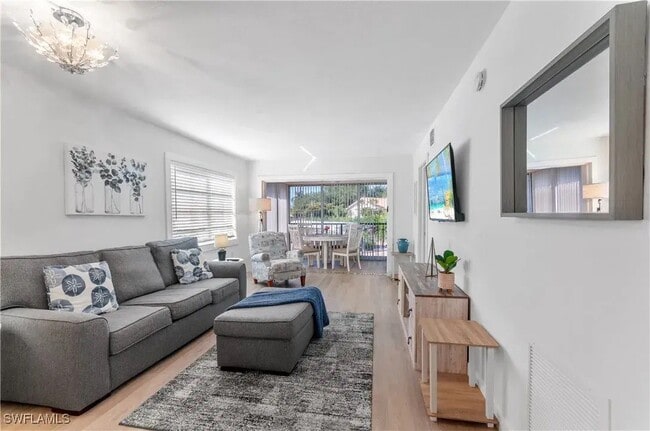 Sala de estar a la terraza - 5 High Point Cir W Unidad 203