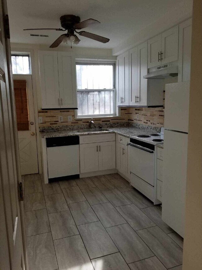 Photo - Sophisticated NW DC Home Featuring 3 Bedrooms, Fireplace & Outdoor Oasis