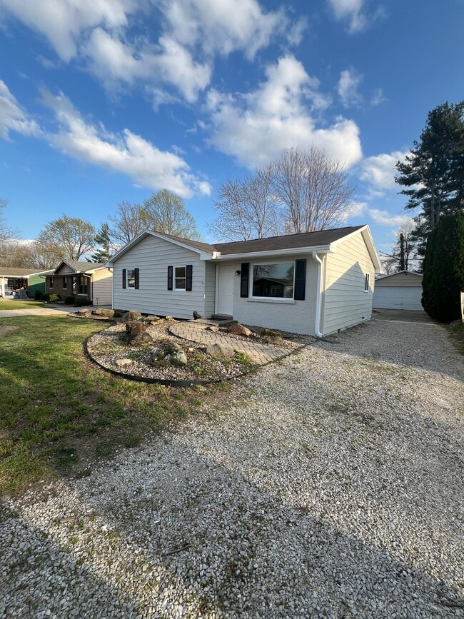 Building Photo - 7501 Powell Ave