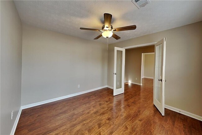 Photo - 7550 Springmill Ct