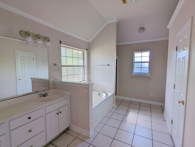 Photo - Beautifully Updated Home in North Bossier – Remodeled Kitchen & Modern Finishes!