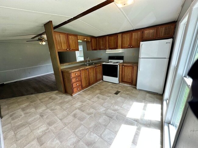 Photo - Single Wide Mobile home 2 bed 1 bath