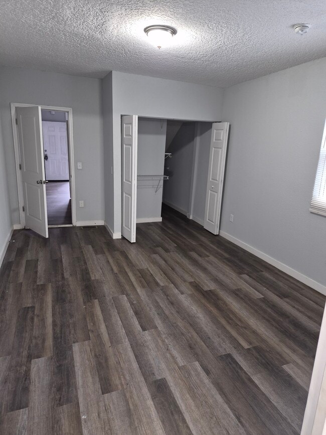 Photo - 211 E 17th St