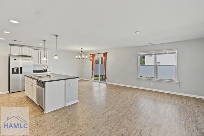 141 Davila St