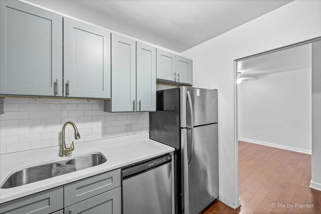 Photo - 7319 N Rogers Ave Unit 104