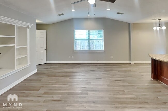 3219 Glen Spring Dr
