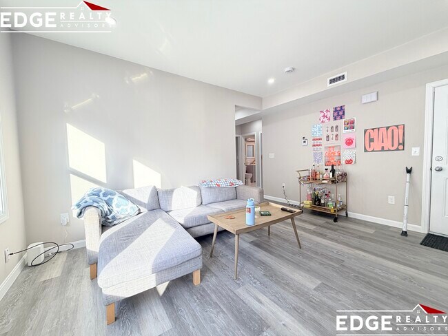 Photo - 16 Long Ave Unit 2