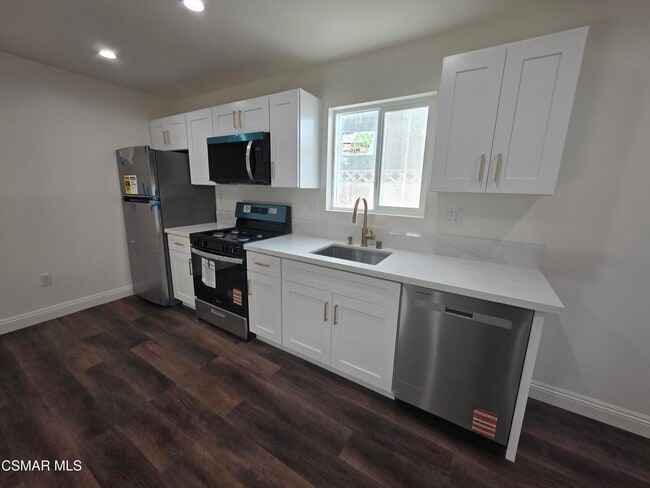 Photo - 22158 Eccles St