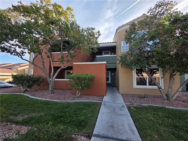 Building Photo - 8101 W Flamingo Rd Unit 1073