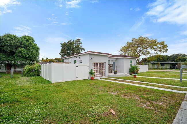 Photo - 16101 NE 11th Ave