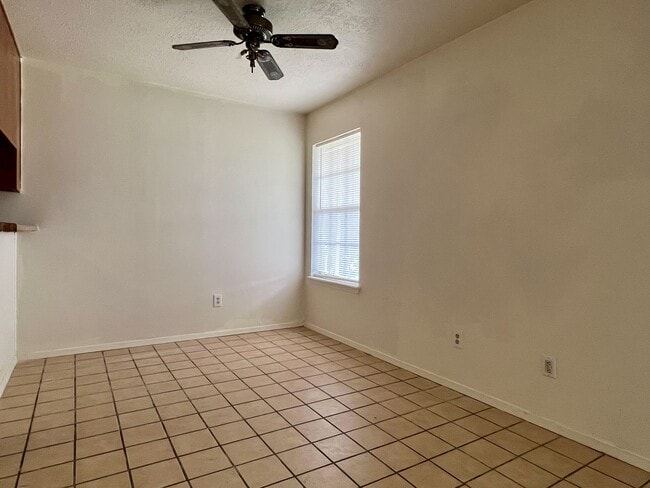 Photo - 707 Ruth Ct