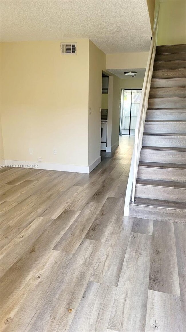 Photo - 2221 W 52nd St Unit 301