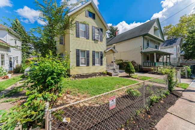 Photo - 2051 W 45th St Unidad Down