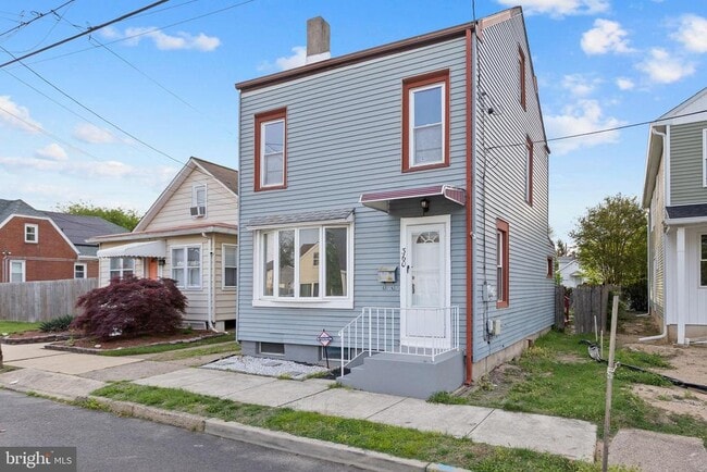 Building Photo - 360 E Franklin St Rental